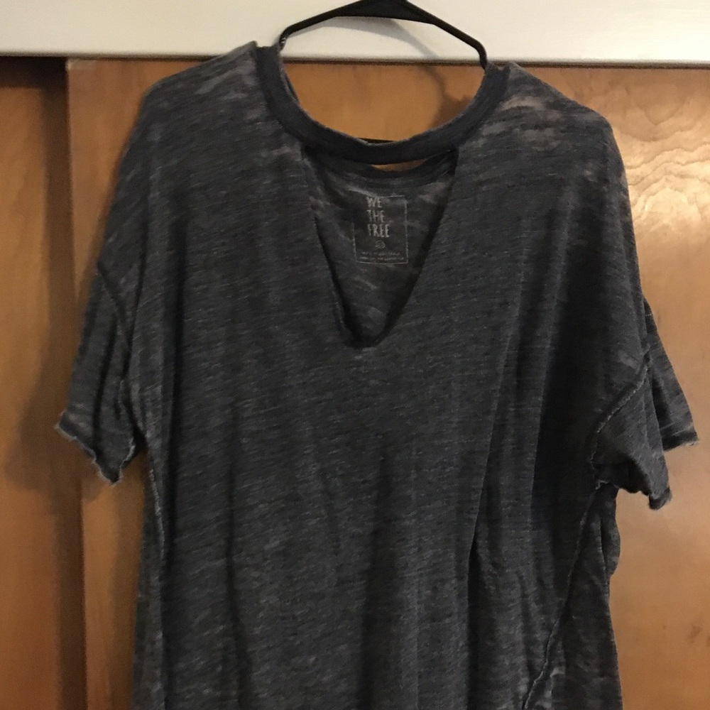 Flowy chocker blue heater tee. XS